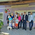 Ministarka Kisić posetila Petrovac na Mlavi: Ovo je pravi primer podrške porodicama i deci, a naročito ženama (foto)