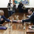 Vučić se sastao sa Harčenkom, informisao ga o sinoćnim neredima u Beogradu