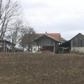 "Pojavi se placić - nestane u danu" Njive u Srbiji postale investicija, za 4,5 hektara u Čortanovcima traže 270.000 evra
