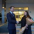 Srbija anđelu čeka raširenih ruku: Ministar Milićević sastao se sa Srpkinjom koja je u Francuskoj proglašena za studenta…