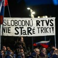 „Nećemo trubu za vladinu propagandu“: Protest u Slovačkoj zbog namere Fica da izmeni sistem javnog informisanja