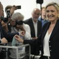 Ekstremna desnica vodi na parlamentarnim izborima u Francuskoj: Druga levica, Makron tek na trećem mestu
