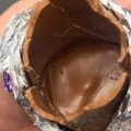 Pojela čokoladnog zeku, pa osetila nešto čudno u ustima: Kad je shvatila šta je u pitanju, zanemela je
