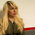 Jovana Jeremić traži pomoć od pratioca: Voditeljka priznala šta joj je na umu: "Šta mislite?"