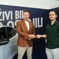 LAV nagradio verne potrošače: Dva Peugeot-a 408 uručena su srećnim dobitnicima