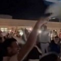 Novak Đoković uživa na jednom od najlepših ostrva na svetu, pogledajte čime je mahao za stolom