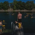 AP: Dete se može udaviti za nekoliko sekundi, ne skidajte pogled s njega kada je pored vode