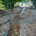 Čitaoci javljaju: Ulica Verice Barać u Vranju decenijama bez asfalta!