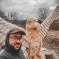 SIMBOL SRBIJE: Najnoviji projekat Dušana Živkovića – napravio orla od drveta raspona krila ČETIRI METRA
