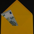 Nemcima masovno stižu koverte sa evrima: Novac mogu da zadrže pod jednim uslovom!