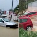 Voda preko kolena! Jesen je stigla u komšiluk, kiša napravila haos na ulicama (video)