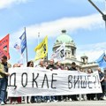 Prosvetni radnici na protestu ispred Skupštine Srbije