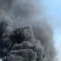 Drama na: Auto-putu Izgoreo automobil kod naplatne rampe, gusti dim kulja na sve strane (video)