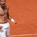 Šok: Jedan od najboljih na svetu se povukao sa Vimbldona, a na Rolan Garosu je skinuo majicu i pokazao mišiće