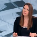 Pristalice SNS-a uperili lasere u ekipu N1: Ometali izveštavanje i vređali novinarku (VIDEO)