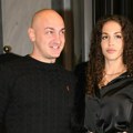 Leopard minić i satenska košulja: Desingerica sa ženom došao na slavlje kod sina Viki Miljković: Nevena grmi kako izgleda