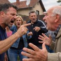 "Komšija namerno blokirao put autom da ne prođu pogrebna kola sa mojim dedom, pa se zaključao u kuću!": Bizarna komšijska…