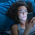 Besciljno skrolovanje uništava vaše vreme: Koliko sati dnevno nestaje na telefonu?