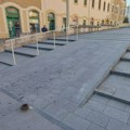 PISMA ČITALACA: EXPO karavan prošao, ograda ostala isečena – Ko je omogućio prolaz vozilima na Žitnom trgu i zašto je niko ne…