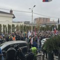 NOVI PAZAR, 3. oktobar 2026 (FoNet) -Pripadnici Srpske napredne stranke (SNS) postavljaju svoje štandove i banere u…