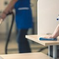 Gina je 36 godina radila u užičkoj školi: prvo kao tetkica, potom kurir, ovako je škola ispratila u penziju