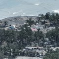 Erupcija vulkana na Indoneziji: Evakuisano više od 2.100 ljudi, aerodrom zatvoren, čitavo selo prekriveno pepelom