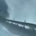 Tornado u Češkoj Jaka oluja podigla trambolinu sa zemlje, kamenje bacala svuda (video)