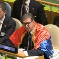 Ma nije valjda da su predsednik i njegovi mediji lagali? Iz UN stigao demanti Vučićeve priče da su mu tražili skine zastavu…