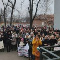 Skupovi podrške i blokada škola u Novom Sadu drugi dan: Inspekcije posećuju škole, jedan direktor zaključao zbornicu