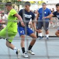 Turnir u fudbalu 3x3 na bečejskom trgu pravo letnje osveženje Baron pobedio u svom “dvorištu”