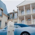 Ovaj moćnik je svekar naše pevačice! Poseduje dvorac sa jezerom od 10 miliona evra, a za sprat u luks naselju dao basnoslovnu…