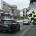 Драматични призори у Француској: Пчеле нападају пролазнике, људи беже са улица, мушкарци први на удару (Видео)