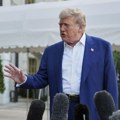 Трамп: Од 1. августа америчке царине од 30 одсто на робу из ЕУ и Мексика
