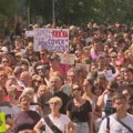 Maltretiranje studentkinje za MUP se nije desilo: Okupljeni ispred JZO jasno poručili - "svi smo mi Nikolina"
