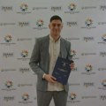 Golman Crvene zvezde diplomirao i postao kolega sportski novinar