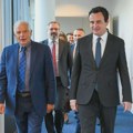 Kurti gađan jajima na sednici Skupštine Kosova VIDEO