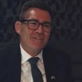 Britanski premijer u Kijevu svirao gitaru sa ukrajinskim vojnicima