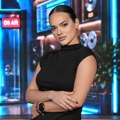 "Radila sam u pekari" Mlada pevačica priznala da je mesila testo i otkrila: "Prisustvovala sam svađi sinova Seke Aleksić, a…
