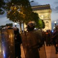 "Резултати ноћи могу се сажети у једну реч - апокалиптични": Дани немира у Француској, Макрон заказао кризне састанке