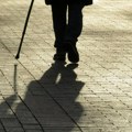Penzioner 34 godine lagao da je slep da bi primao invalidninu: Neviđen šok, policija počela ga da prati, a odao ga neoprezan…