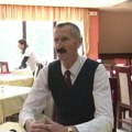 "Konobari rade za dnevnicu jer su plate male"! Toša je veteran ove profesije, evo koja je tajna njegovog uspeha