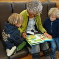 Bake i deke mogu da dobiju novčanu nadoknadu za čuvanje unučića po novom zakonu u Švedskoj