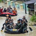 Poplave izazvale klizišta širom zemlje! 27 mrtvih, ljudi zarobljeni, strahuju za svoje živote! (foto)