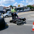 Saobraćajna nezgoda u Stanovu: Vozač motora oboren, učestvovalo više vozila