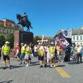 Zrenjaninski studenti pešice krenuli na protest u Novi Bečej