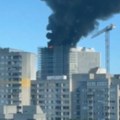 Eksplozije trešte u centru Berlina! Gusti crni dim prekrio grad, zgradu guta plamen! (video )