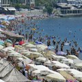 Evo koliko zaista košta letovanje u najpopularnijem mestu u Crnoj Gori: Cene u Sutomoru govore hiljadu reči