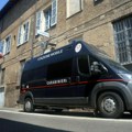 Srpkinja napala doktore u bolnici u Vićenci: Pljuvala, pretila, udara i gađala flašom medicinske radnike, privela je policija!…