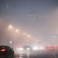 Gusta magla progutala Beograd: Građanima upućen hitan apel, prst pred okom se ne vidi!