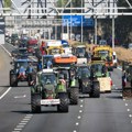 Dvoje ljudi poginulo zbog protesta, premijer pitao „šta će traktori na auto-putu”